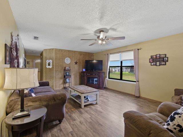 157 Ocean Drive, Gun Barrel City, TX 75156