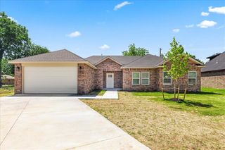 232 E Abbott Lane, Mustang, OK 73064