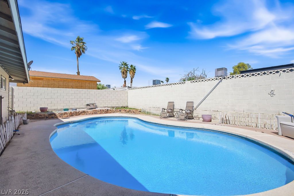 4092 East Harmon Avenue, Las Vegas, NV 89121 — photo 2