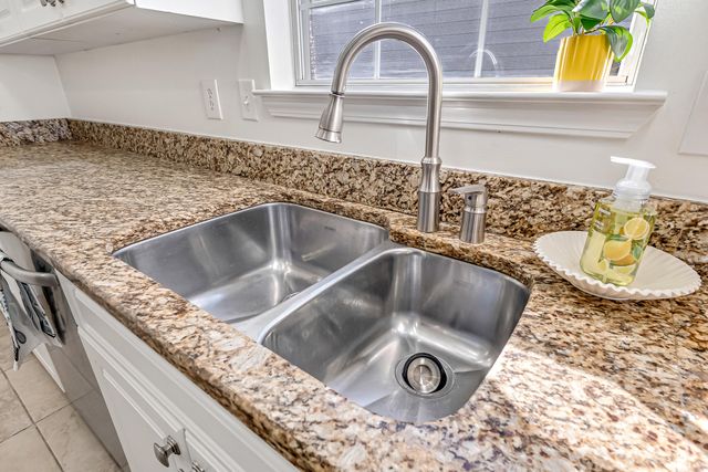 792 Pearl Sand Drive, Mary Esther, FL 32569