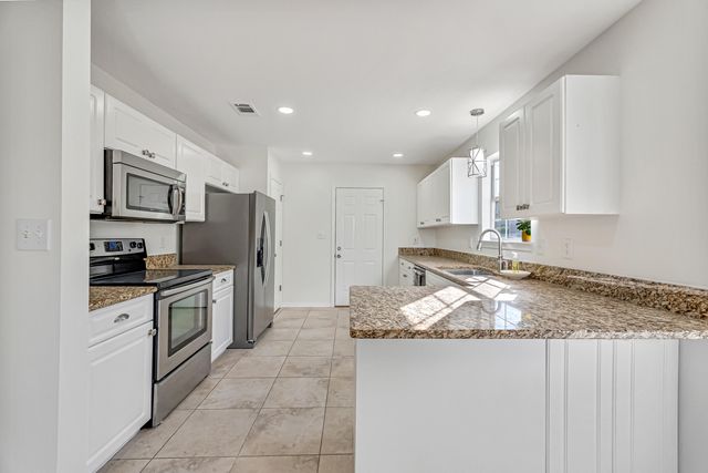 792 Pearl Sand Drive, Mary Esther, FL 32569