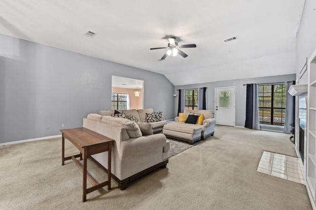 3309 Thornwood Way, Huntsville, TX 77340