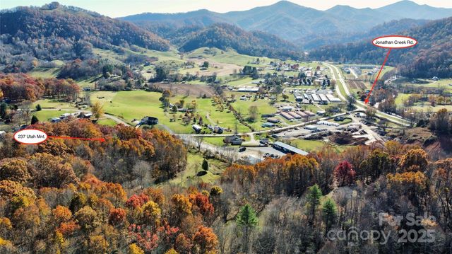 237 Utah Mountain Road, Waynesville, NC 28785