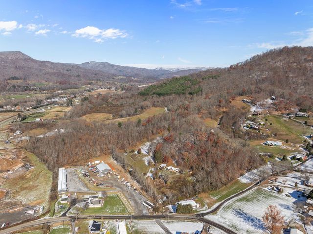 237 Utah Mountain Road, Waynesville, NC 28785
