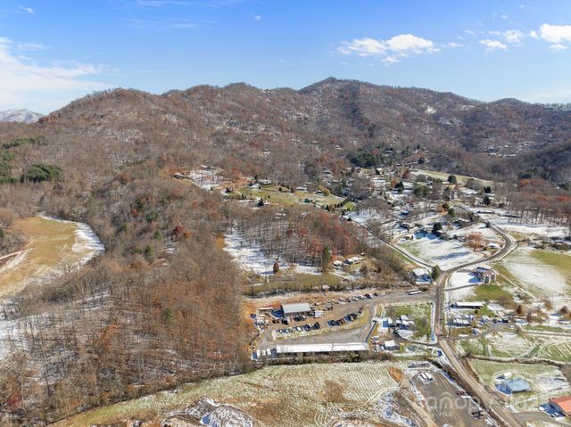 237 Utah Mountain Road, Waynesville, NC 28785