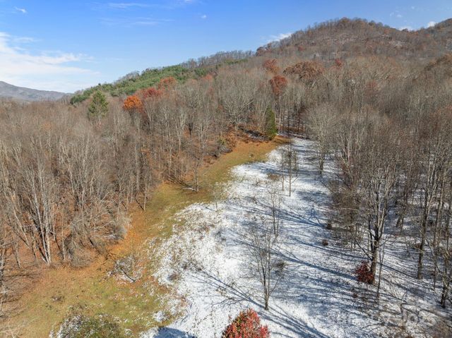 237 Utah Mountain Road, Waynesville, NC 28785
