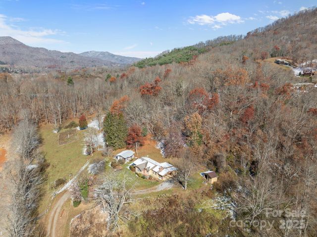 237 Utah Mountain Road, Waynesville, NC 28785