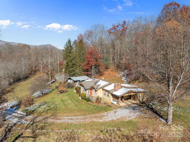 237 Utah Mountain Road, Waynesville, NC 28785