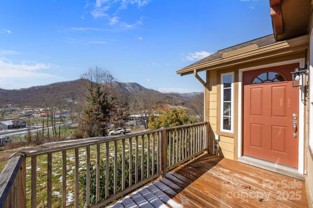 237 Utah Mountain Road, Waynesville, NC 28785