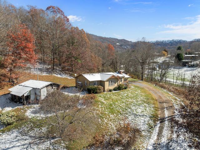 237 Utah Mountain Road, Waynesville, NC 28785