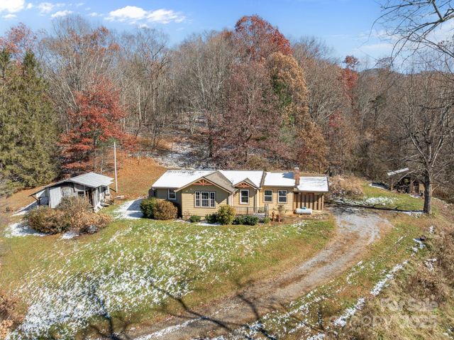 237 Utah Mountain Road, Waynesville, NC 28785