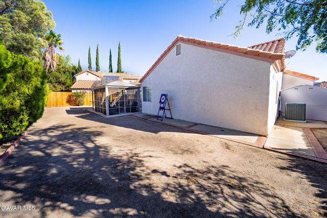 1521 Windsor Place, Palmdale, CA 93551