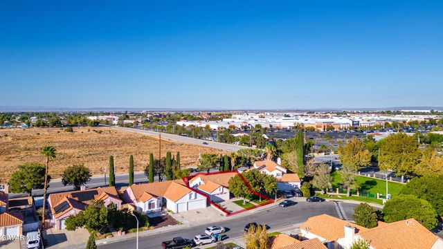1521 Windsor Place, Palmdale, CA 93551