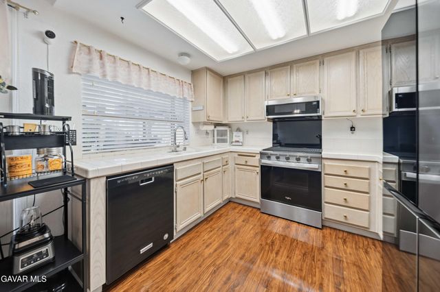 1521 Windsor Place, Palmdale, CA 93551
