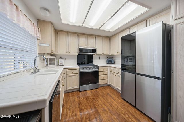 1521 Windsor Place, Palmdale, CA 93551