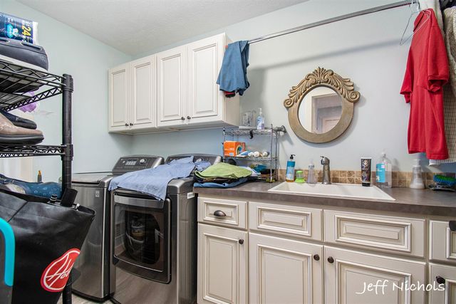 3111 Sandy Drive, Wyoming, MI 49418