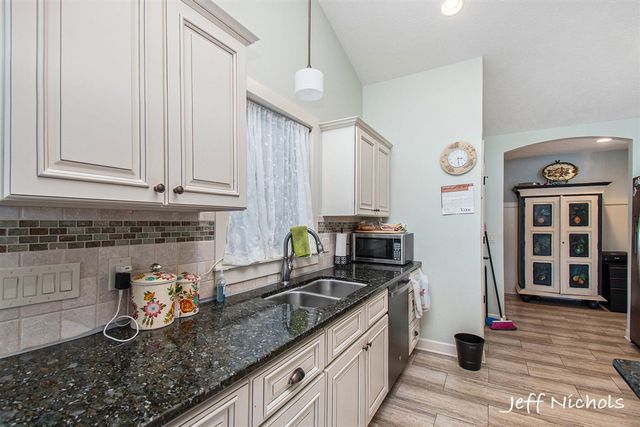 3111 Sandy Drive, Wyoming, MI 49418