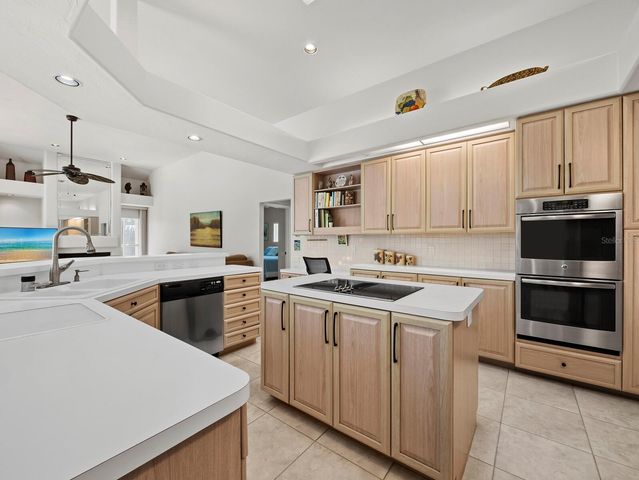 8615 WOODBRIAR DRIVE, Sarasota, FL 34238