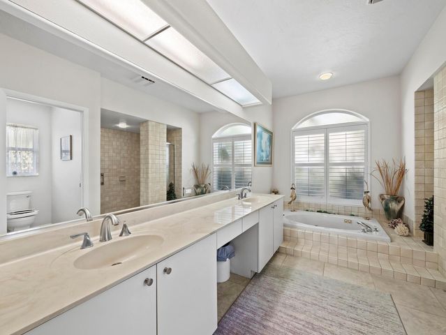 8615 WOODBRIAR DRIVE, Sarasota, FL 34238