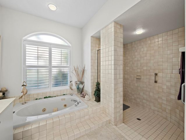 8615 WOODBRIAR DRIVE, Sarasota, FL 34238