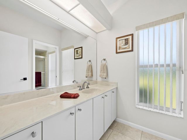 8615 WOODBRIAR DRIVE, Sarasota, FL 34238