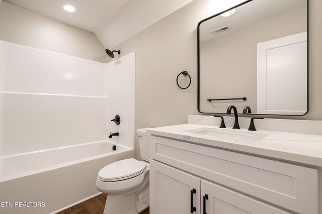 5918 John Drive, Greenback, TN 37742