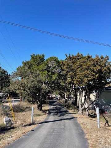 781 Lookout Dr, Lakehills, TX 78063