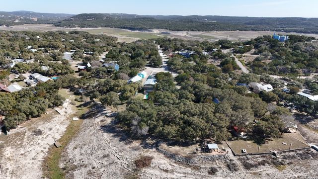 781 Lookout Dr, Lakehills, TX 78063