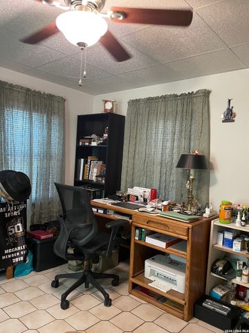 781 Lookout Dr, Lakehills, TX 78063