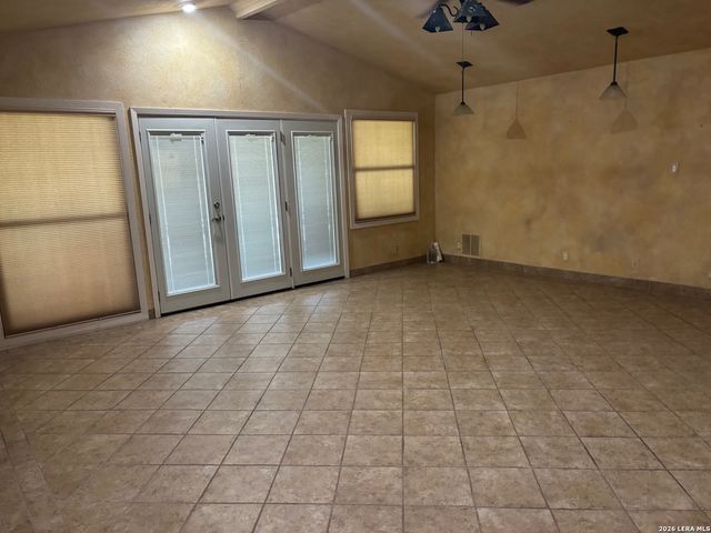 781 Lookout Dr, Lakehills, TX 78063