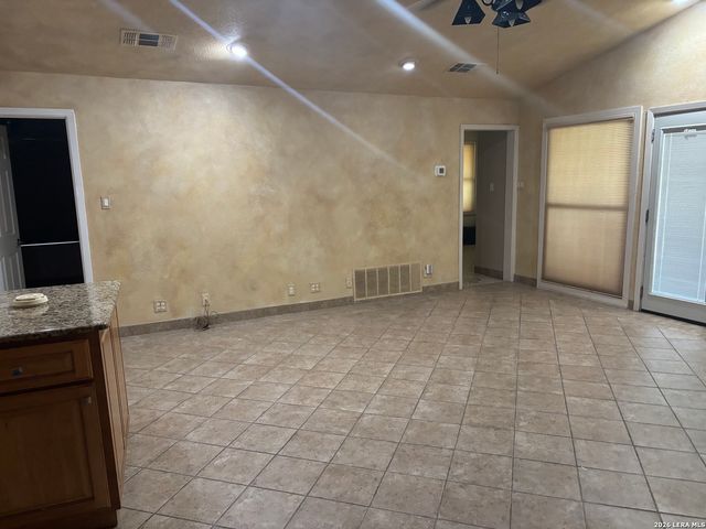 781 Lookout Dr, Lakehills, TX 78063