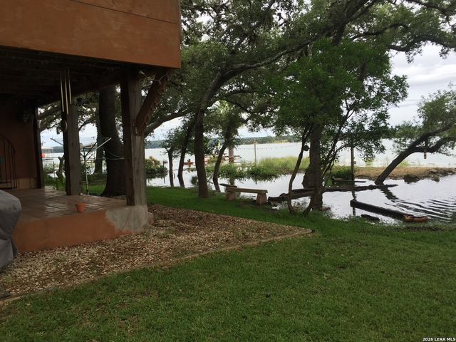 781 Lookout Dr, Lakehills, TX 78063