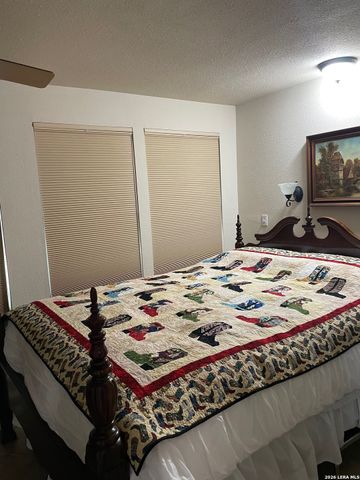 781 Lookout Dr, Lakehills, TX 78063