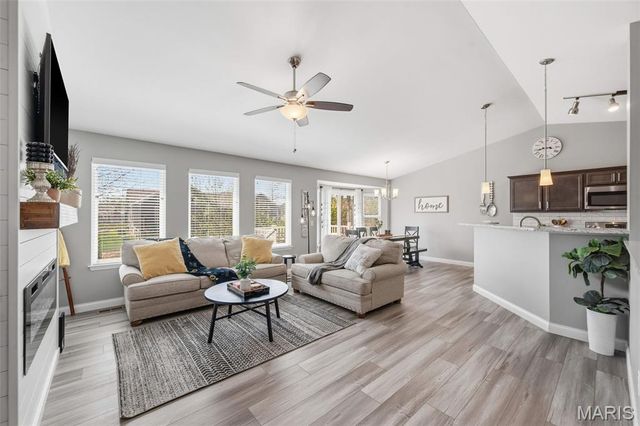 128 Chelsea Court, Wright City, MO 63390