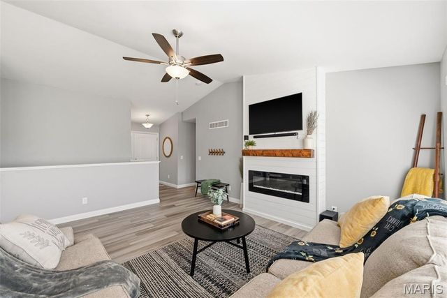 128 Chelsea Court, Wright City, MO 63390