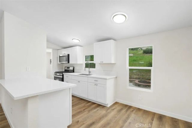 42580 E Benton, Hemet, CA 92544