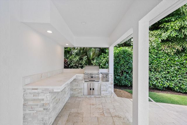 2432 Golf Brook Drive, Wellington, FL 33414
