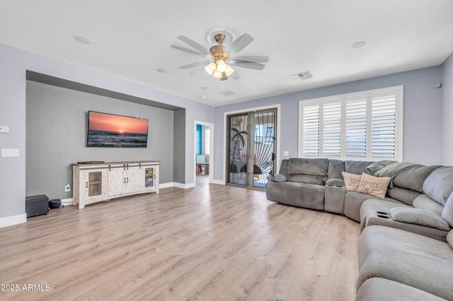 21469 E ROUNDUP Way, Queen Creek, AZ 85142