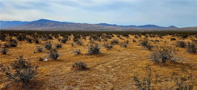 800 Las Tunas Dr., Apple Valley, CA 92308