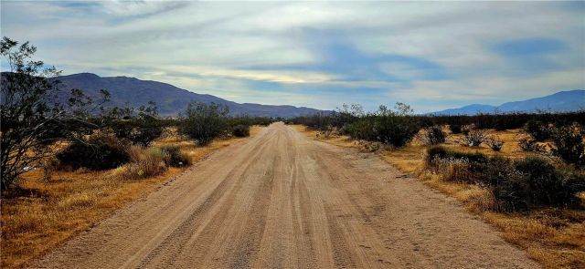 800 Las Tunas Dr., Apple Valley, CA 92308