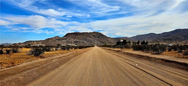800 Las Tunas Dr., Apple Valley, CA 92308
