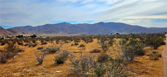 800 Las Tunas Dr., Apple Valley, CA 92308