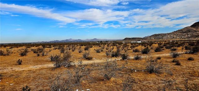800 Las Tunas Dr., Apple Valley, CA 92308