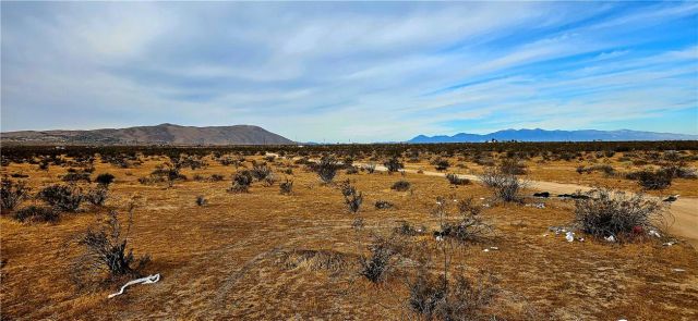 800 Las Tunas Dr., Apple Valley, CA 92308
