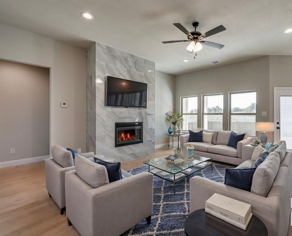 340 E Lamar Street, Palmer, TX 75152