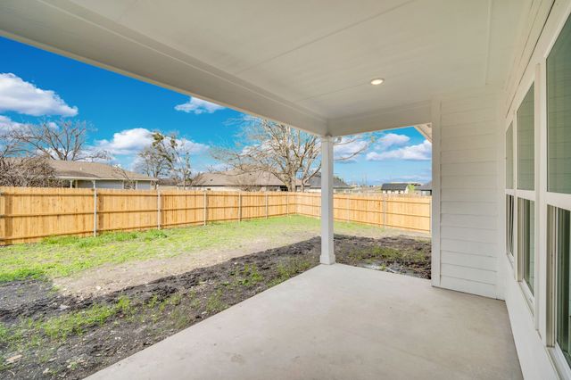 340 E Lamar Street, Palmer, TX 75152