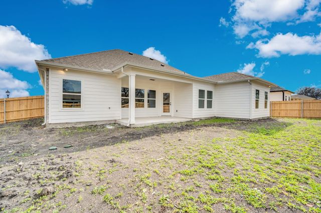 340 E Lamar Street, Palmer, TX 75152