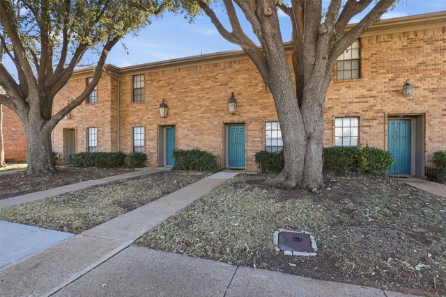 7429 Kingswood Drive, Fort Worth, TX 76133