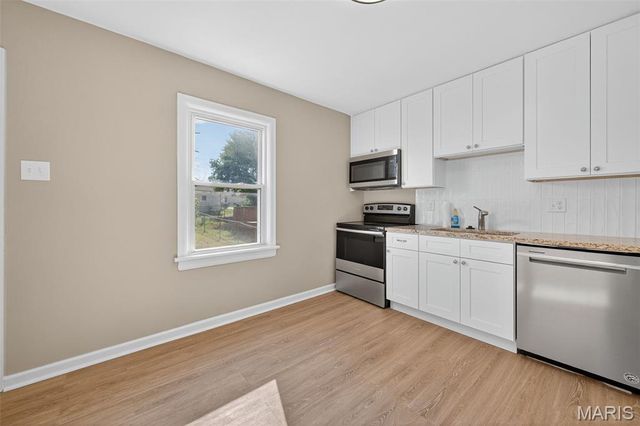 1424 Holden Avenue, St Louis, MO 63125