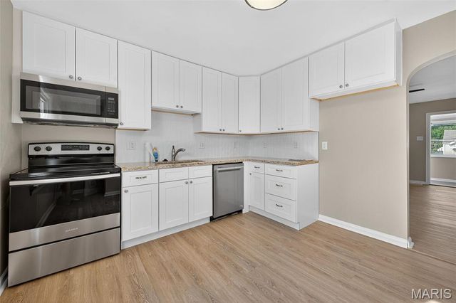 1424 Holden Avenue, St Louis, MO 63125